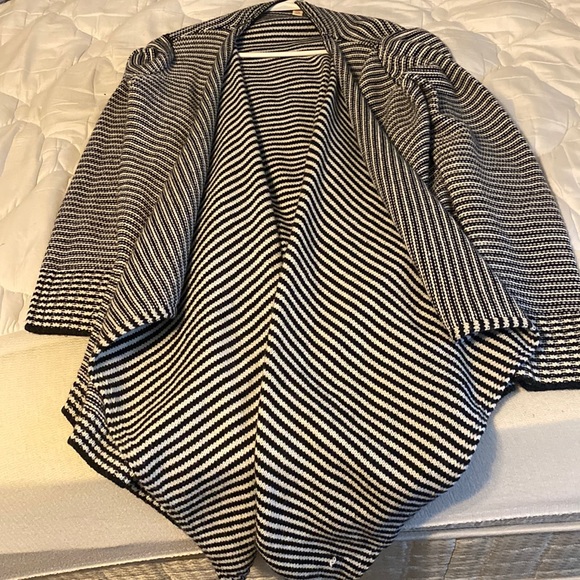 Top - Picture 1 of 1